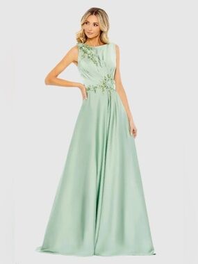 *NEW* MAC DUGGAL Green Floral Applique Sleeveless A Line Gown ~ Current Style